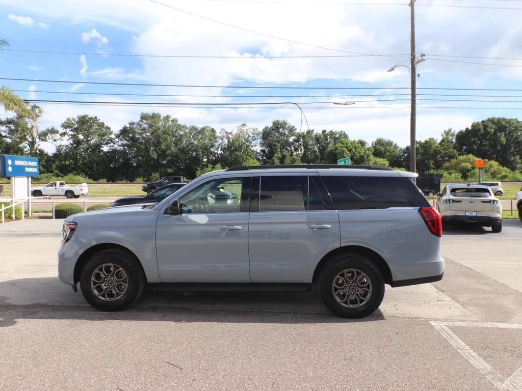 Used 2025 Ford Expedition Active RWD image 8