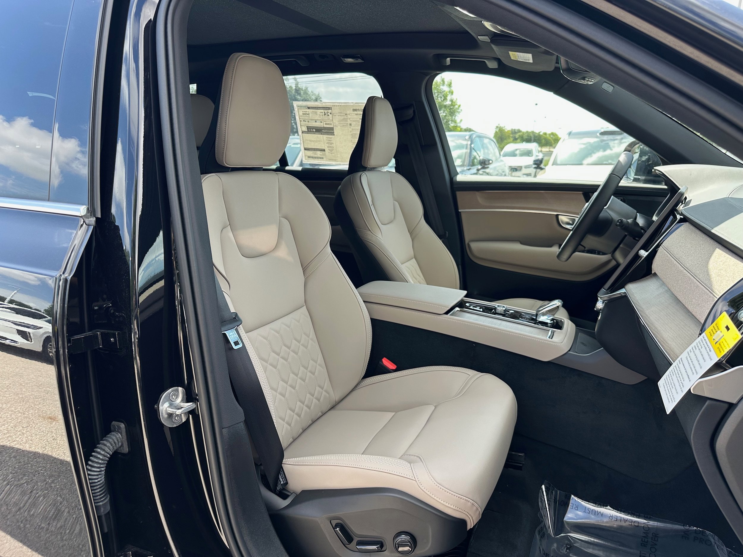 New 2026 Volvo XC90 B5 Plus image 8