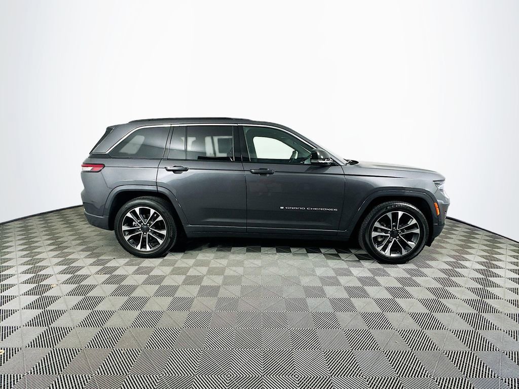 Certified 2025 Jeep Grand Cherokee Overland w/ Luxury Tech Group IV image 14