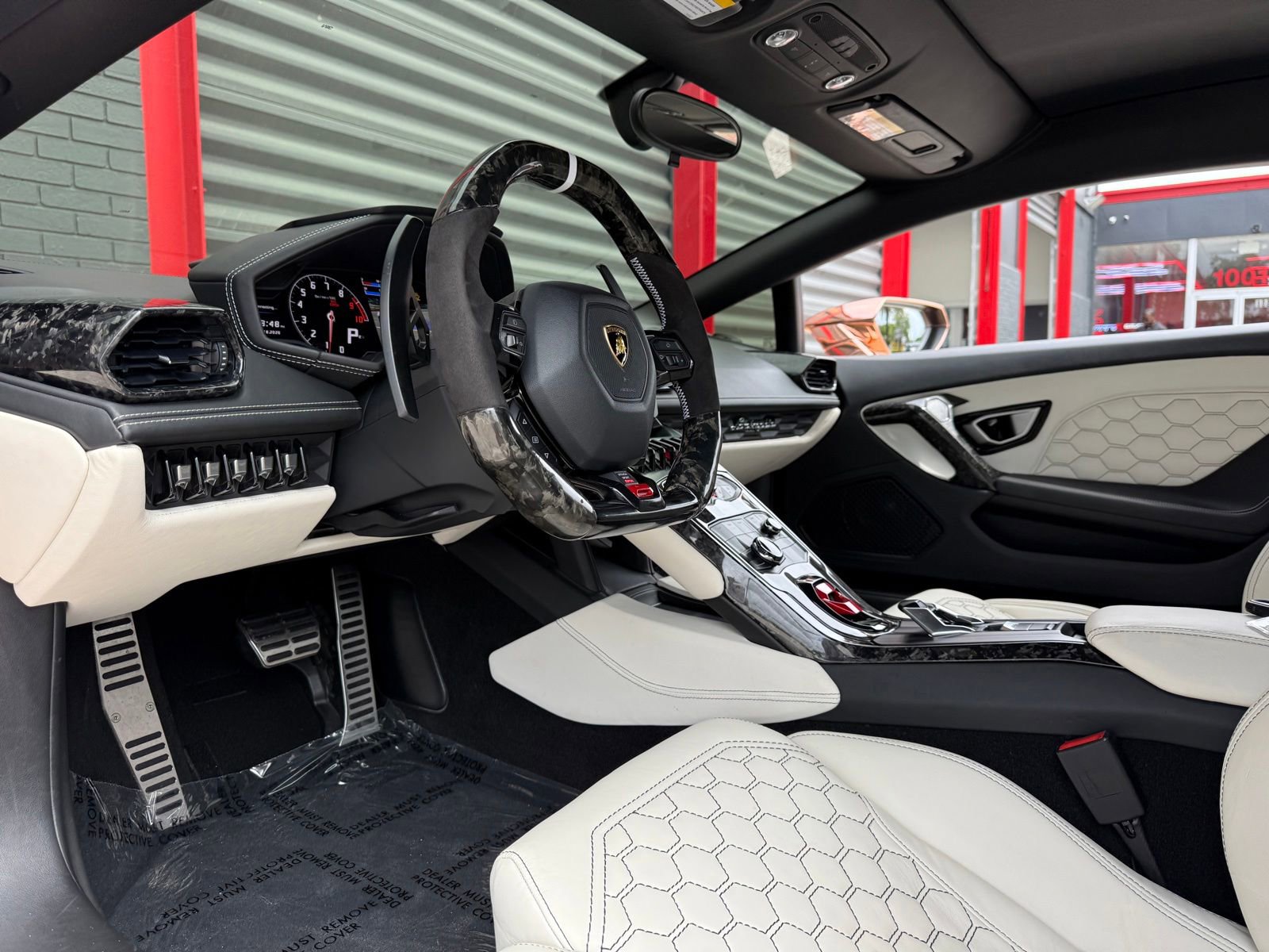 Used 2015 Lamborghini Huracan LP 610-4 AWD/4WD image 36