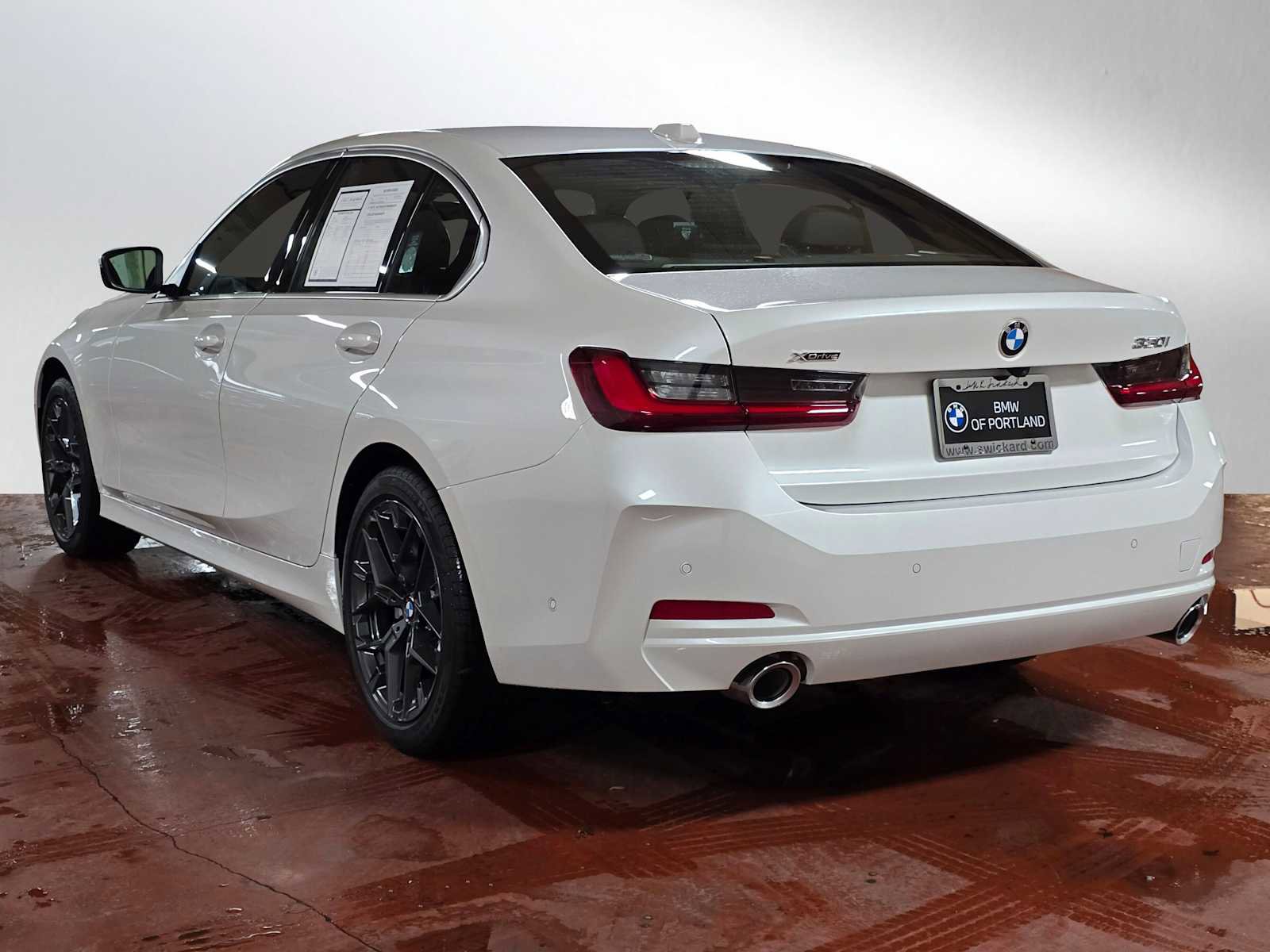Used 2026 BMW 330i xDrive Sedan w/ Premium Package image 5