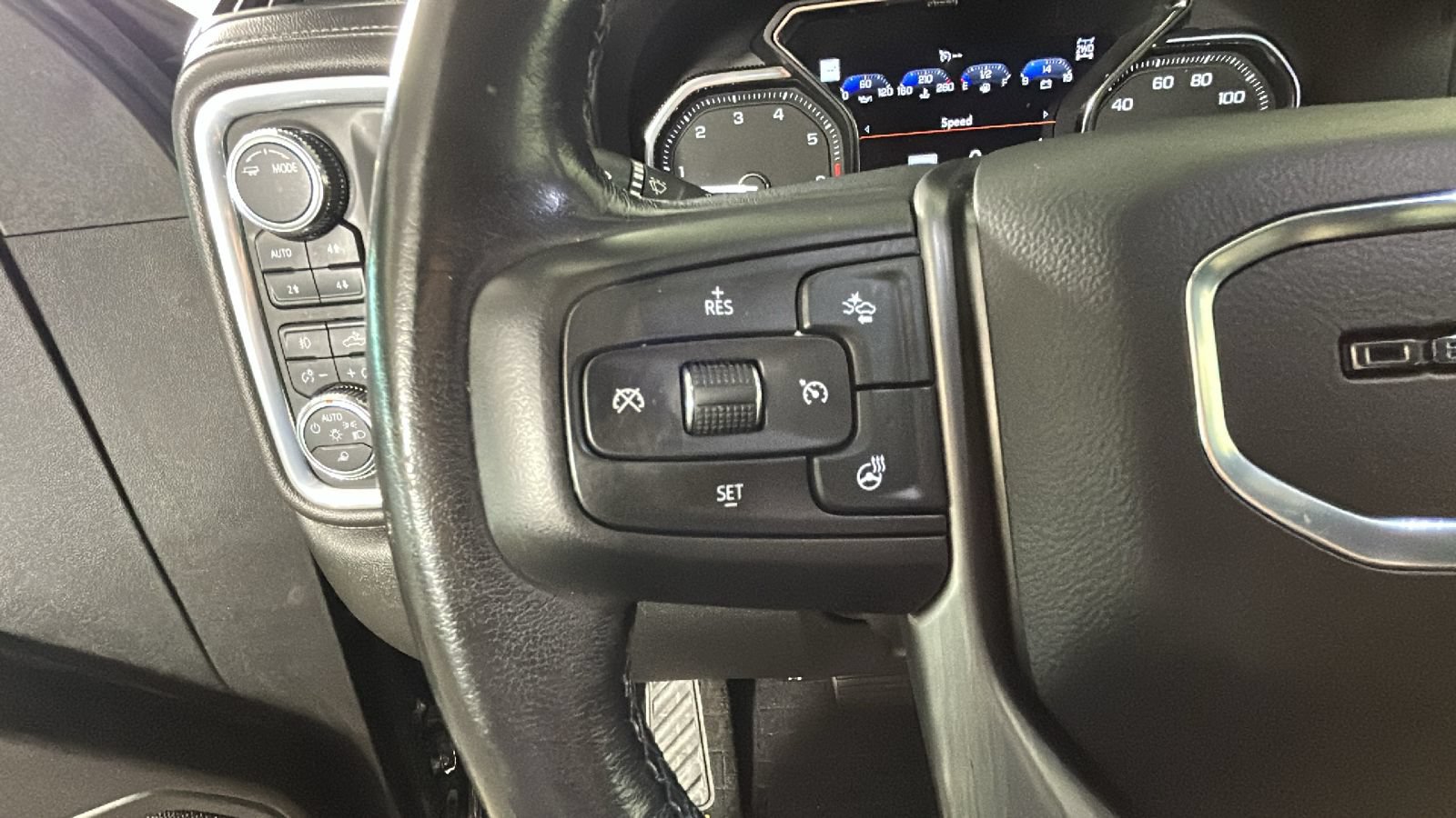 Used 2022 GMC Sierra 1500 Denali w/ Denali Premium Package AWD/4WD image 19