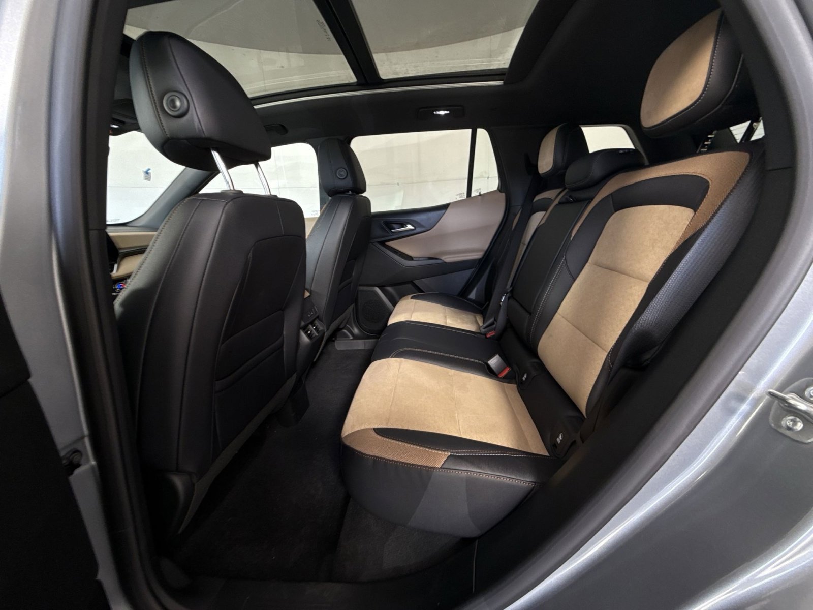 New 2026 Chevrolet Equinox ACTIV w/ Convenience Package III AWD/4WD image 25