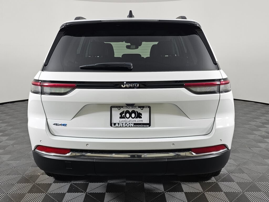 Used 2023 Jeep Grand Cherokee 4WD 4xe image 4