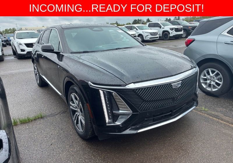 Used 2024 Cadillac Lyriq Luxury w/ LPO, Floor Liner Package AWD/4WD image 11