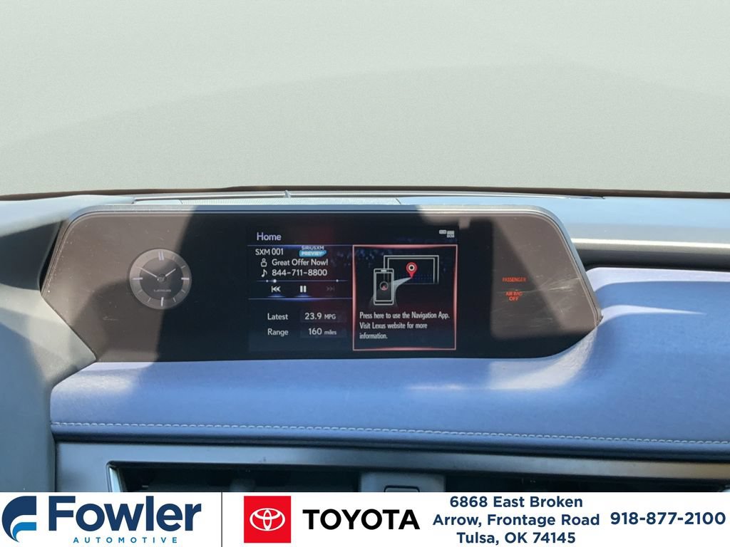 Used 2022 Lexus UX 200 w/ Premium Package FWD image 13