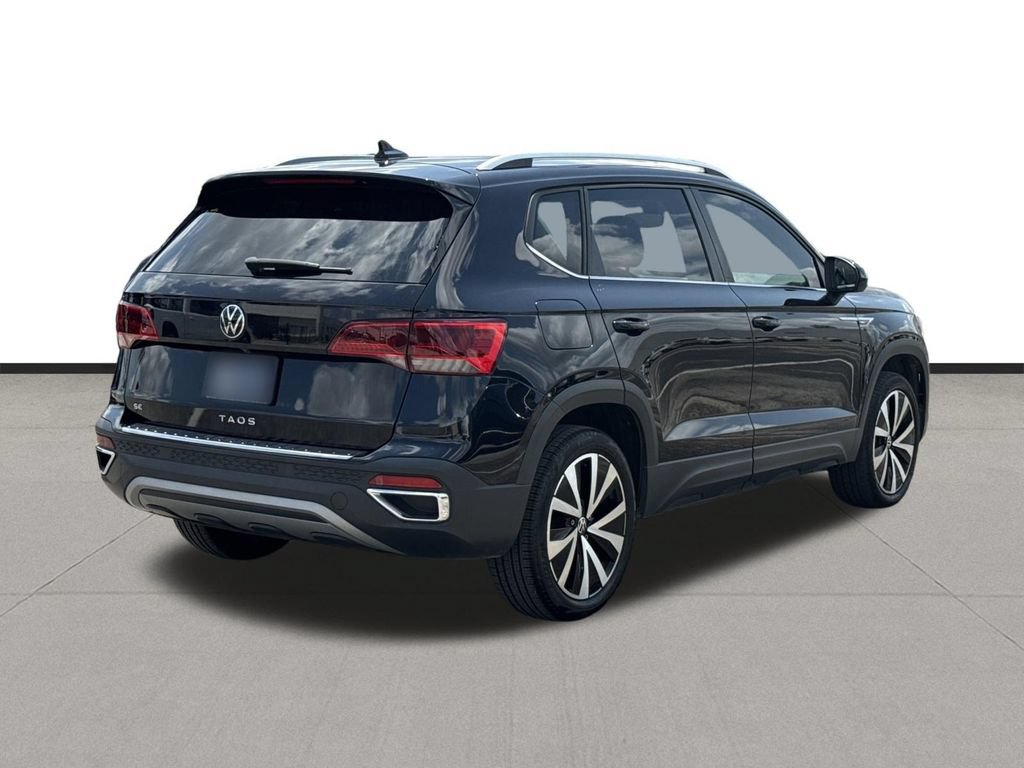 Used 2023 Volkswagen Taos SE FWD image 5