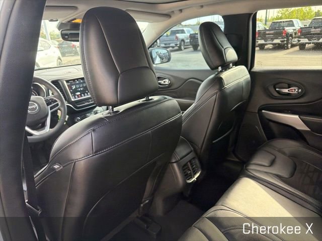 Used 2022 Jeep Cherokee Latitude w/ Sun & Sound Group AWD/4WD image 24