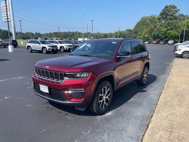 New 2025 Jeep Grand Cherokee Limited image 3