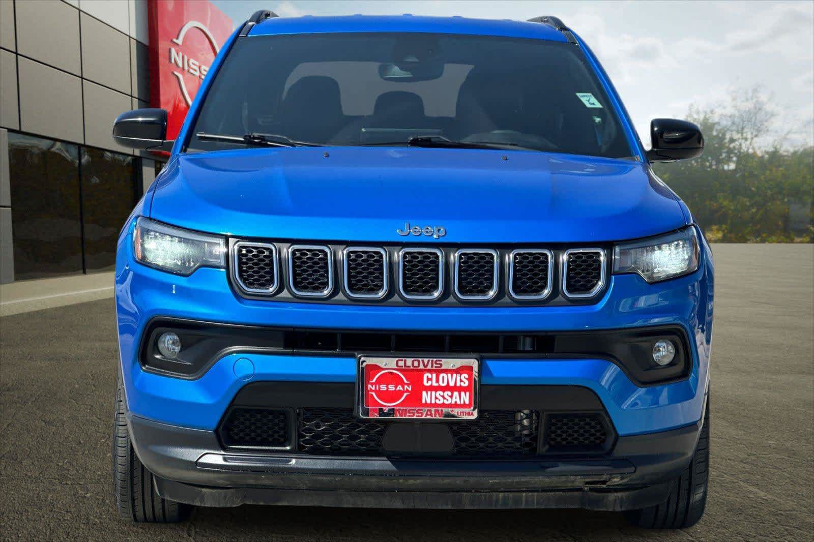 Used 2024 Jeep Compass Latitude AWD/4WD image 7