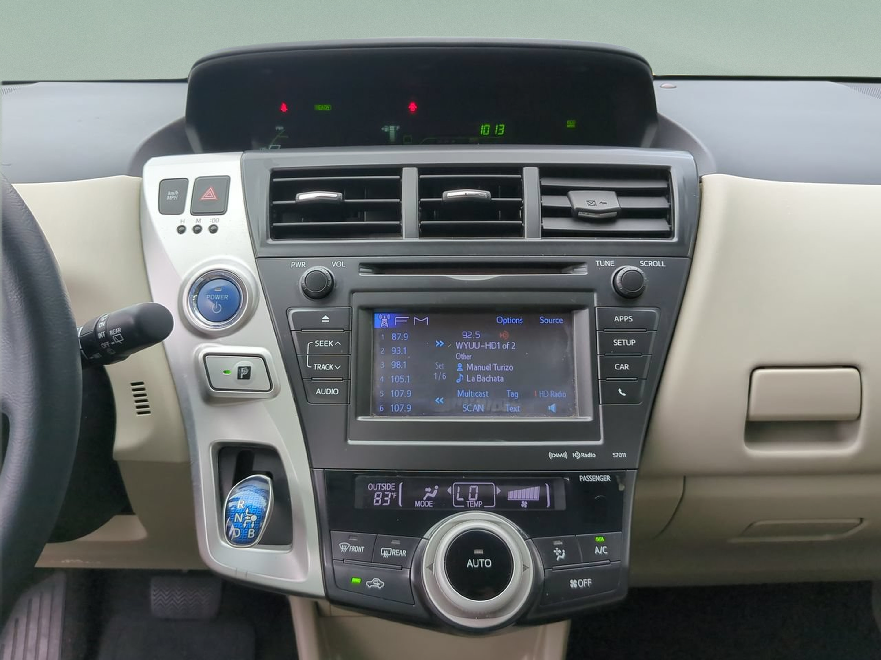 Used 2014 Toyota Prius V Five FWD image 22