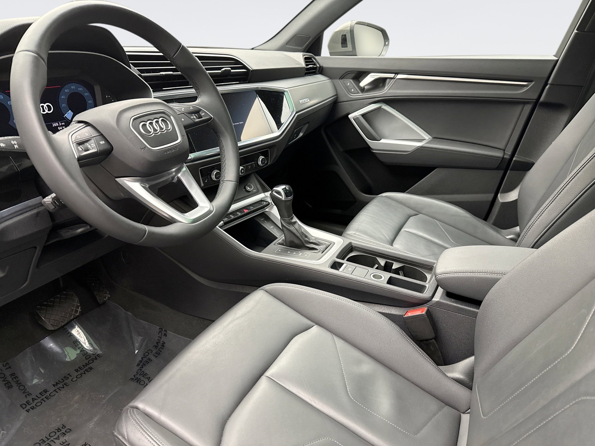 Used 2025 Audi Q3 2.0T Premium image 10