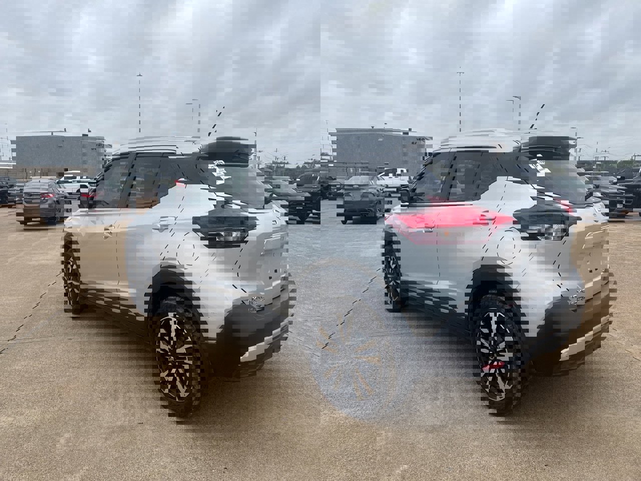 Used 2019 Nissan Kicks SR image 13