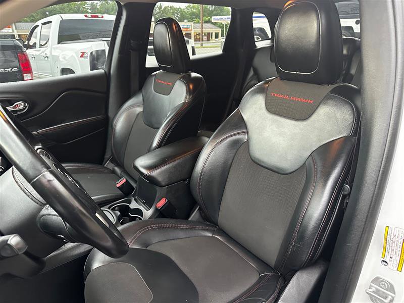Used 2016 Jeep Cherokee Trailhawk AWD/4WD image 14