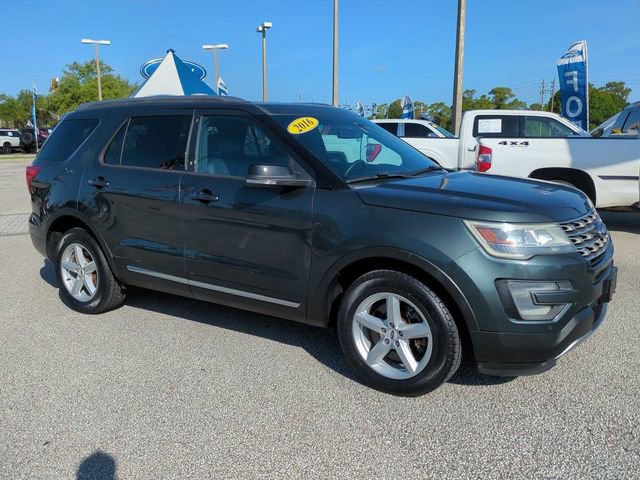 Used 2016 Ford Explorer XLT w/ Equipment Group 202A AWD/4WD image 2
