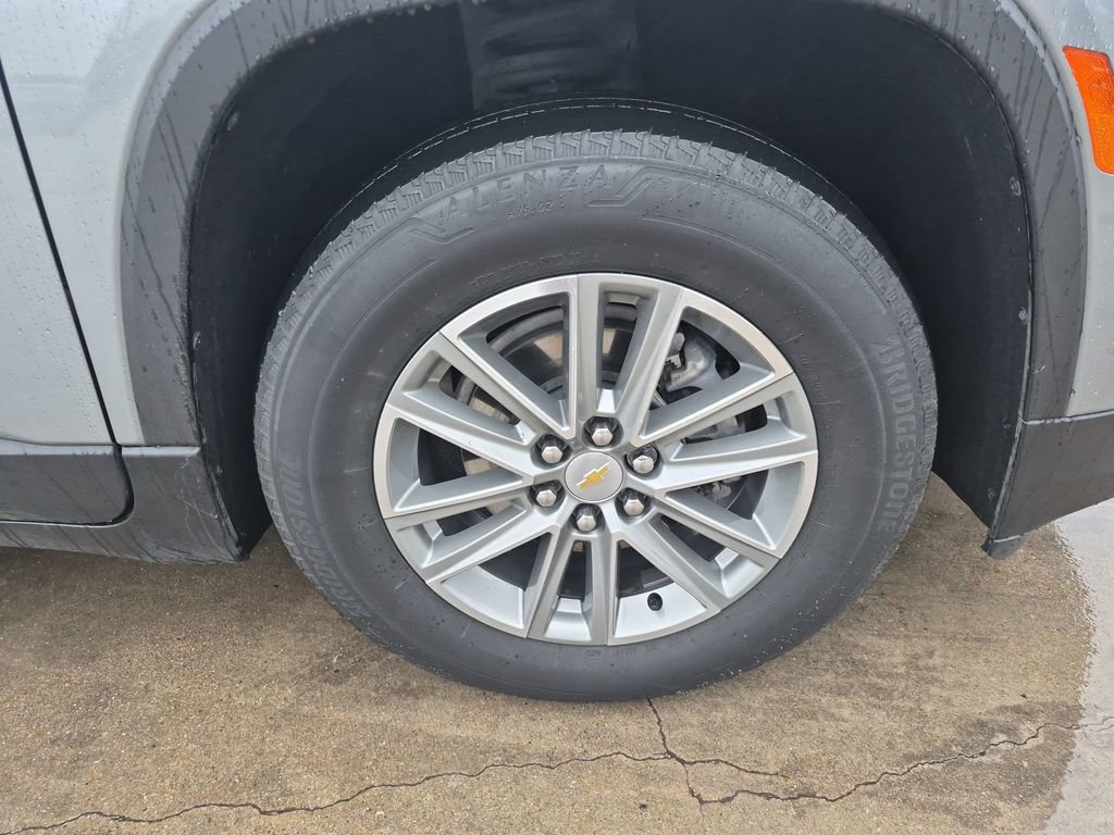 Certified 2023 Chevrolet Traverse LT FWD image 10