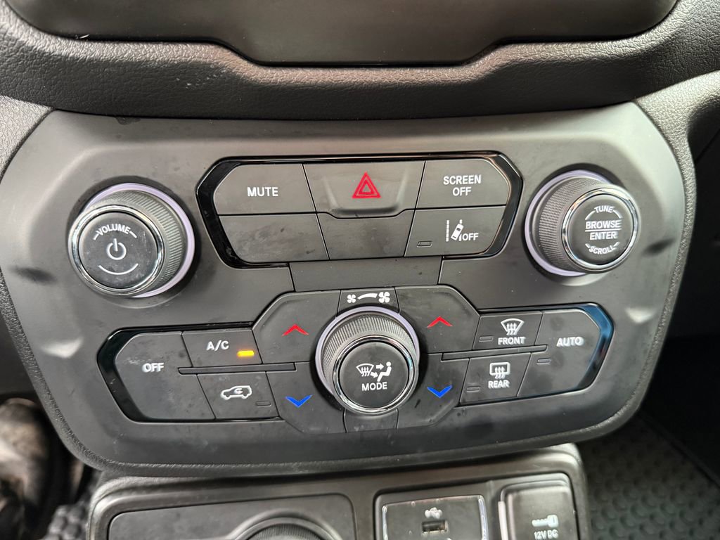 Used 2022 Jeep Renegade Latitude w/ Convenience Group image 21