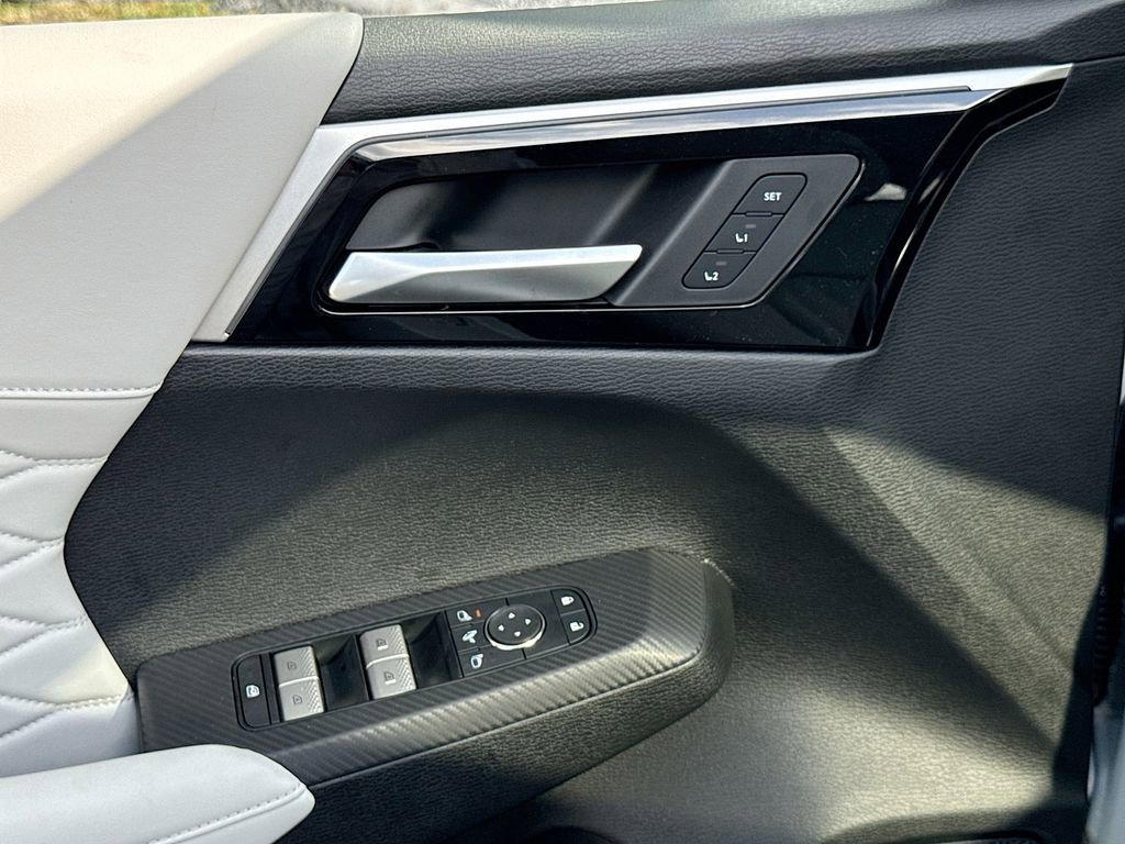 Used 2025 Mitsubishi Outlander SEL image 19
