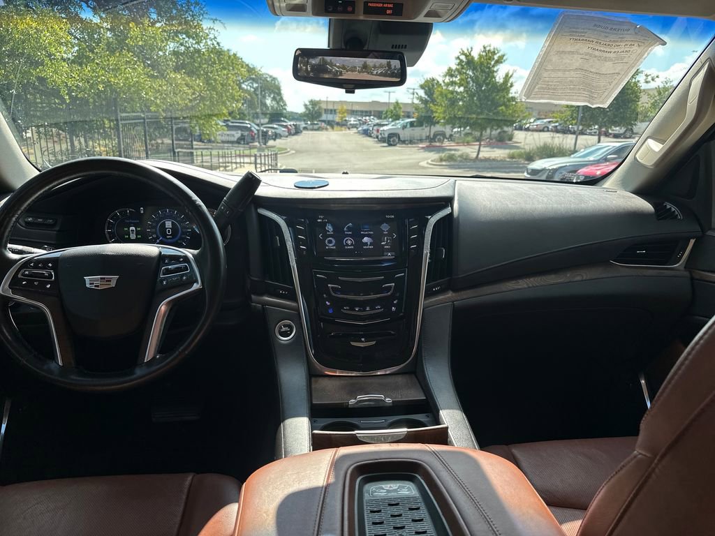 Used 2017 Cadillac Escalade Premium Luxury RWD image 33