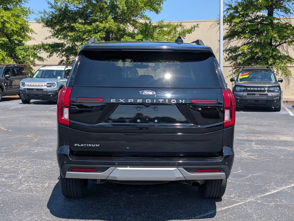 Used 2025 Ford Expedition Platinum w/ Platinum Ultimate Package AWD/4WD image 8