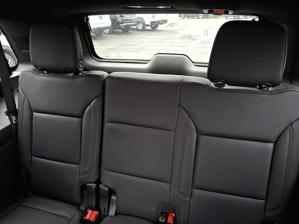 Used 2024 Chevrolet Tahoe Z71 w/ Luxury Package image 11