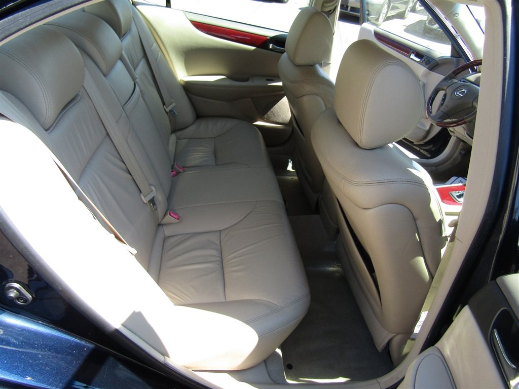 Used 2004 Lexus ES 330 FWD image 16