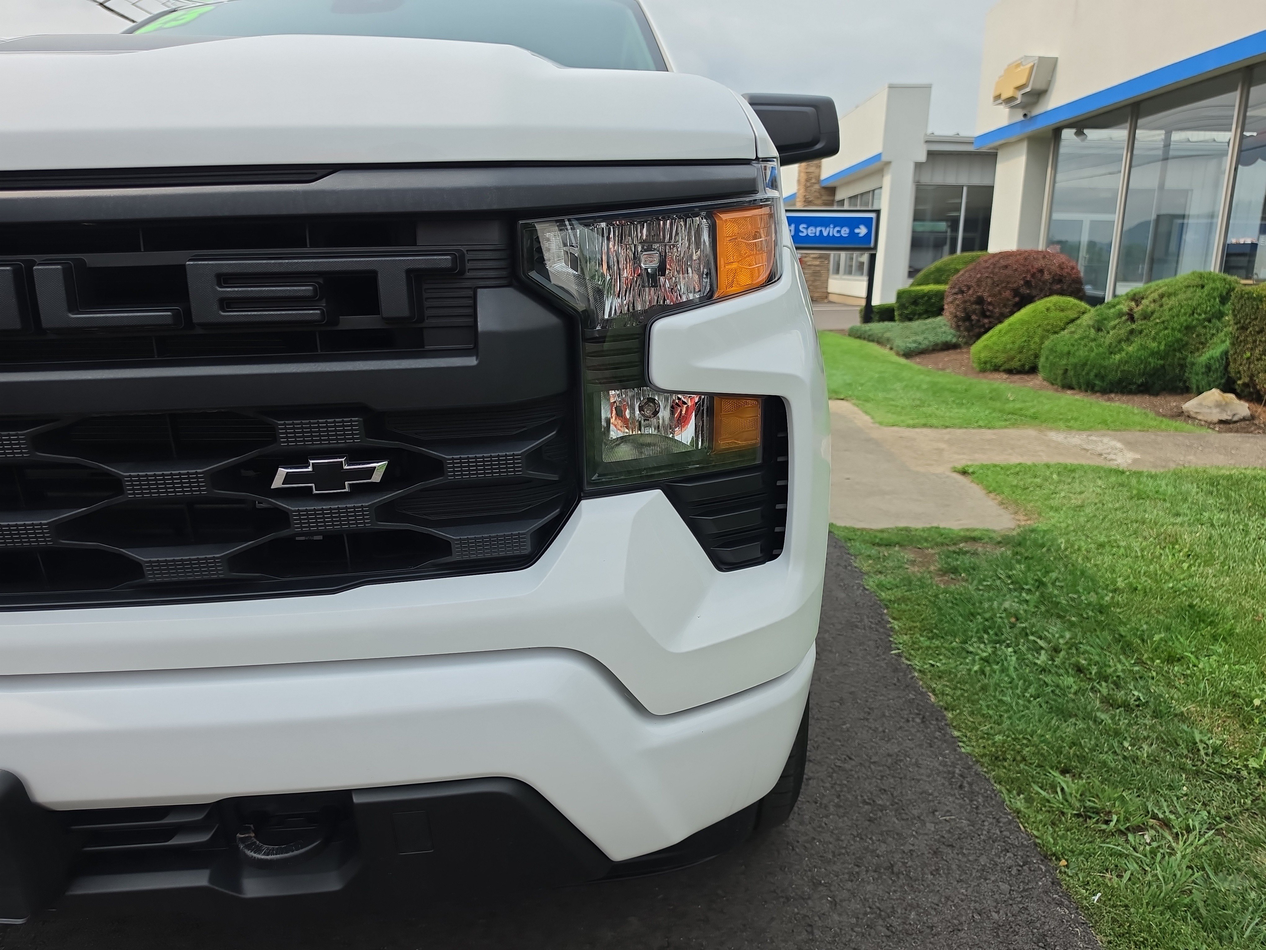 Used 2023 Chevrolet Silverado 1500 Custom w/ Rally Edition AWD/4WD image 10