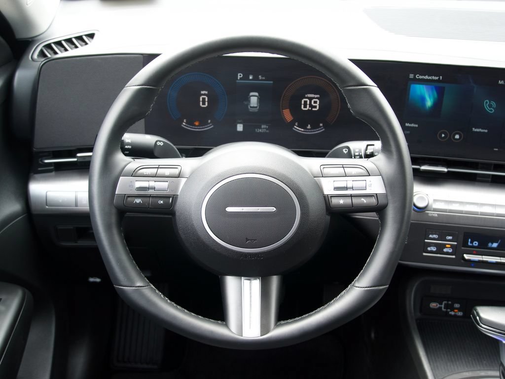 Used 2025 Hyundai Kona SEL FWD image 14