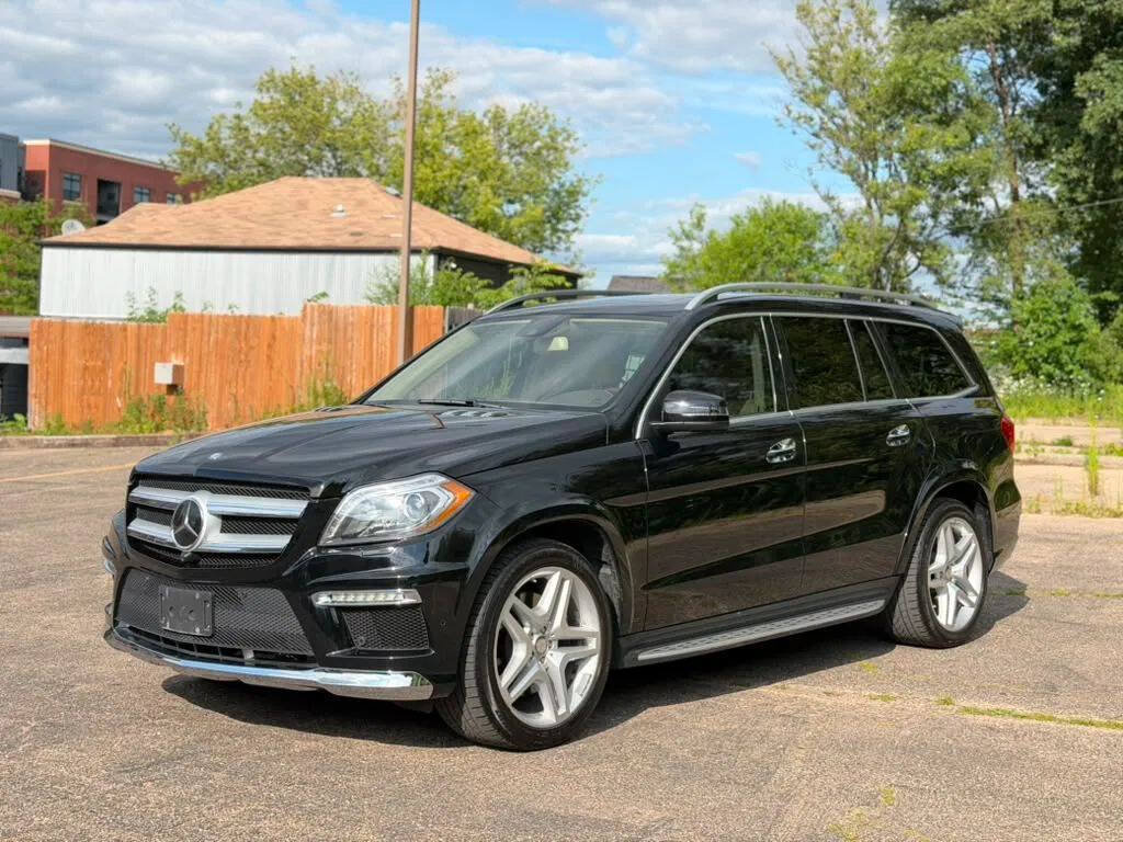 Used 2013 Mercedes-Benz GL 550 4MATIC image 3