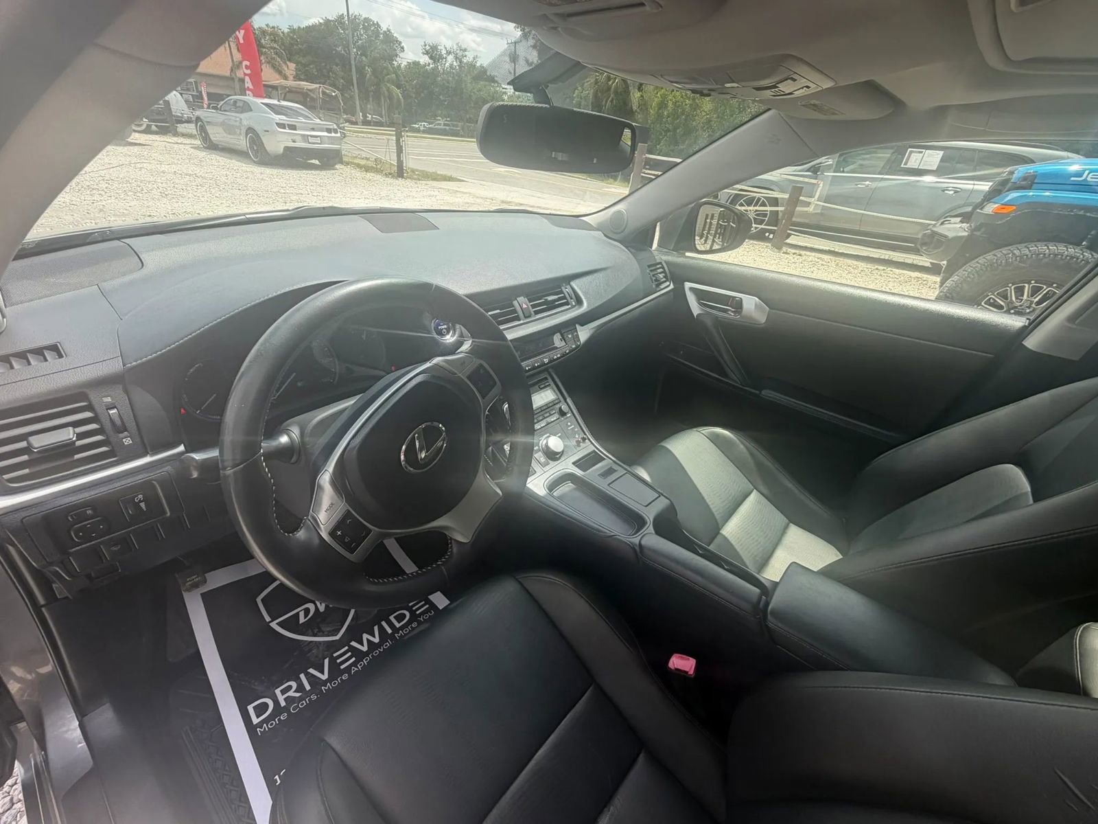 Used 2013 Lexus CT 200h w/ Premium Pkg w/Backup Camera FWD image 10