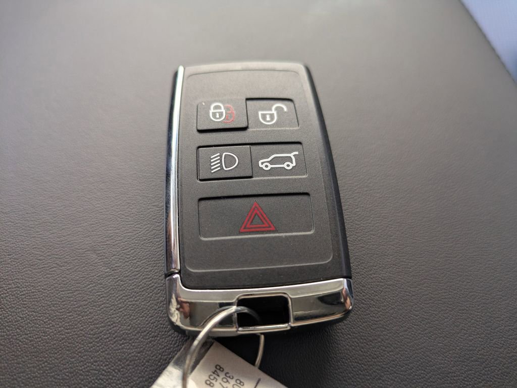 Used 2024 Land Rover Range Rover Sport AWD/4WD image 32