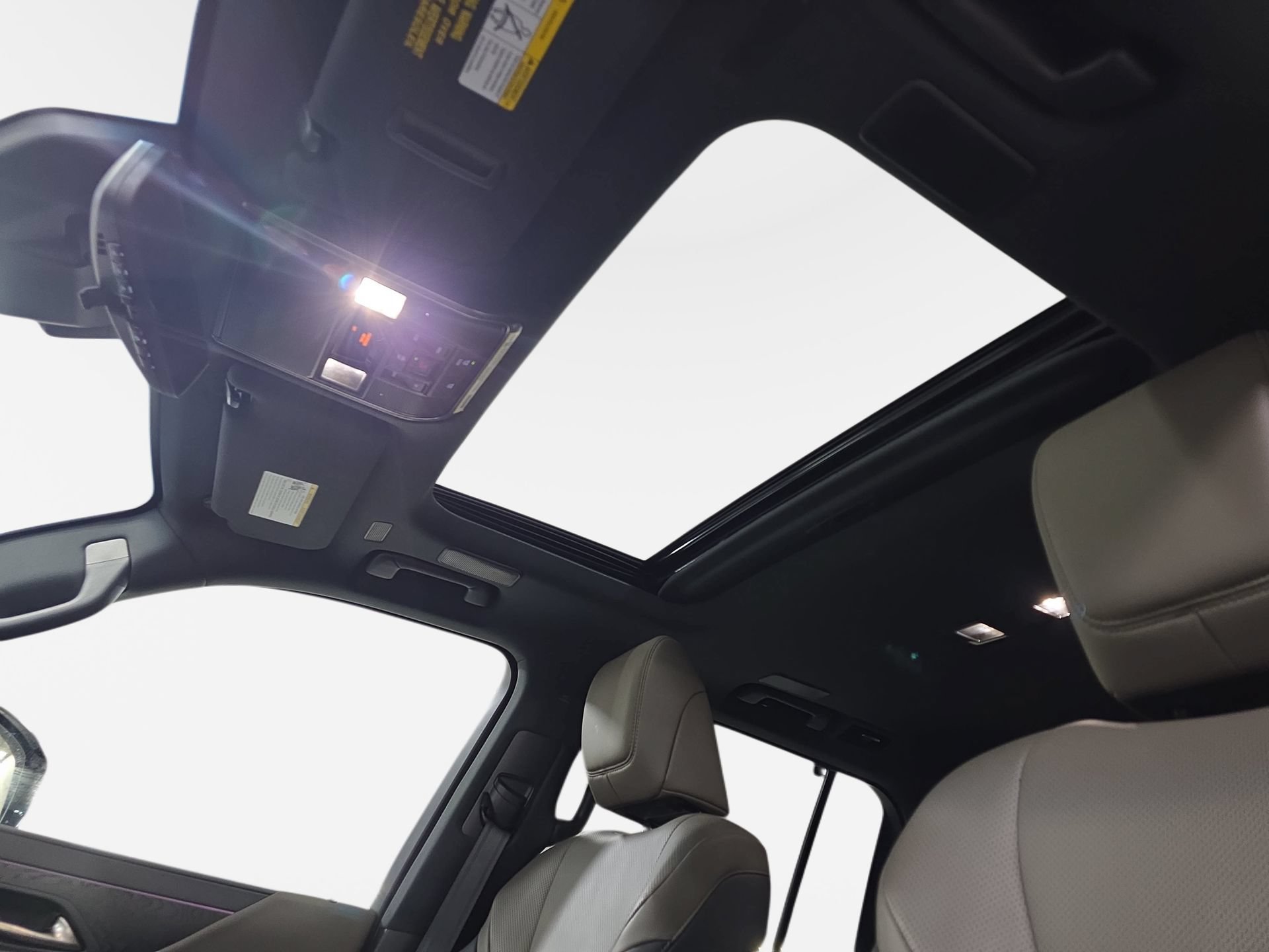 Used 2025 Lexus LX 700h Overtrail w/ Accessory Package (Z1) AWD/4WD image 29