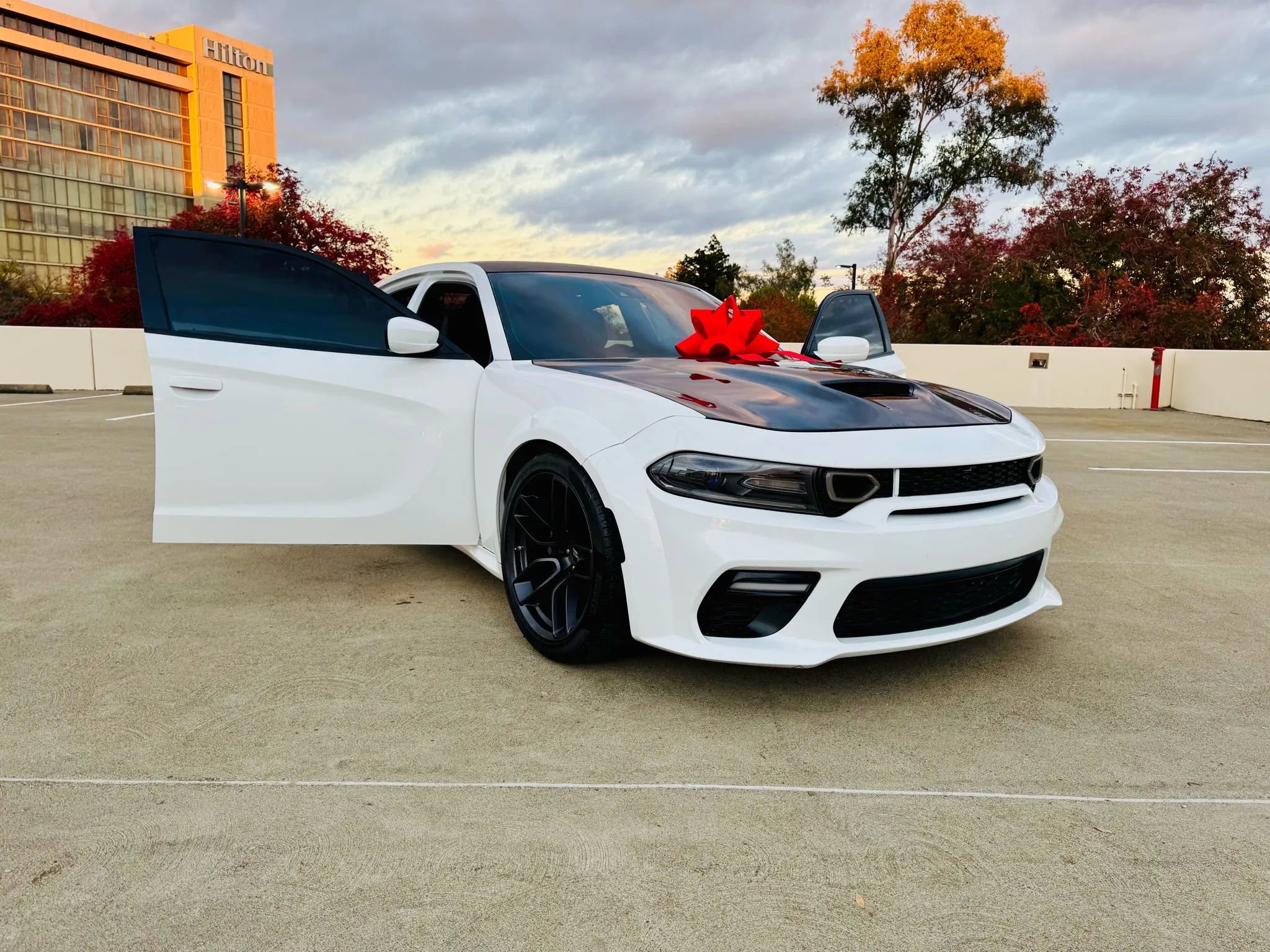 Used 2017 Dodge Charger R/T RWD image 40