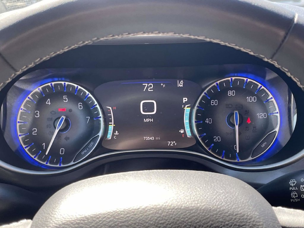 Certified 2023 Chrysler Pacifica Touring-L FWD image 30