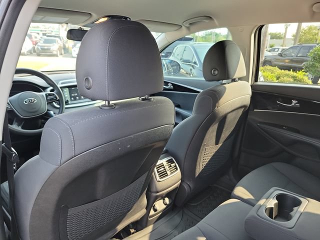 Used 2020 Kia Sorento LX AWD/4WD image 16