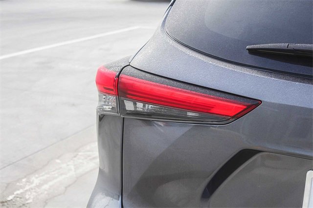 Used 2023 Toyota Highlander Limited image 8