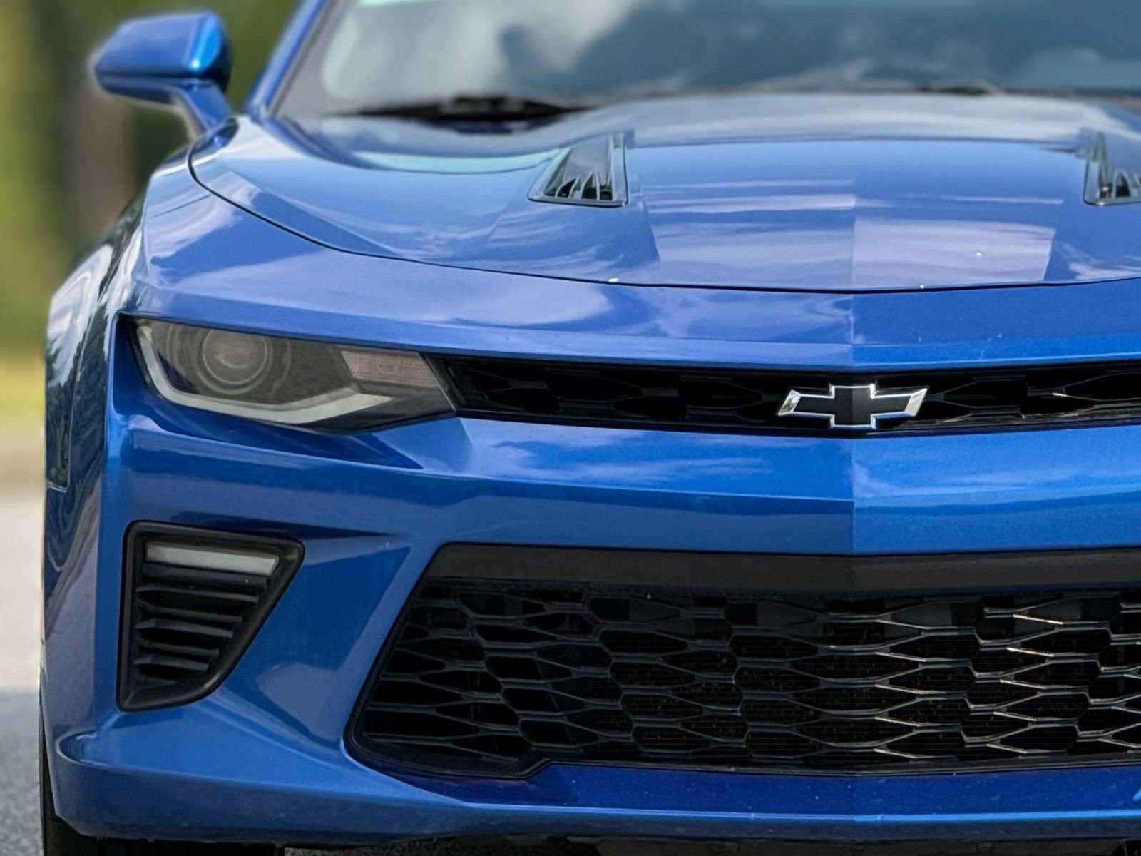 Used 2018 Chevrolet Camaro SS RWD image 14
