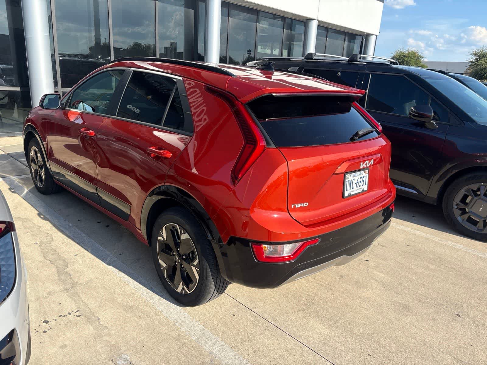Certified 2023 Kia Niro Wind w/ Wind Preserve Package FWD image 12