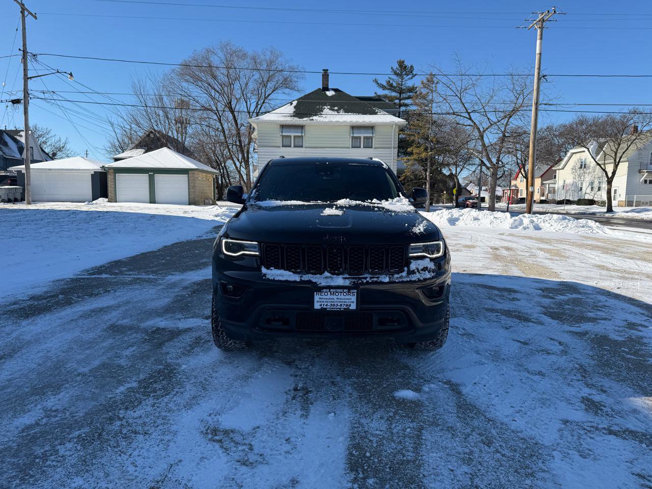 Used 2020 Jeep Grand Cherokee Laredo image 2