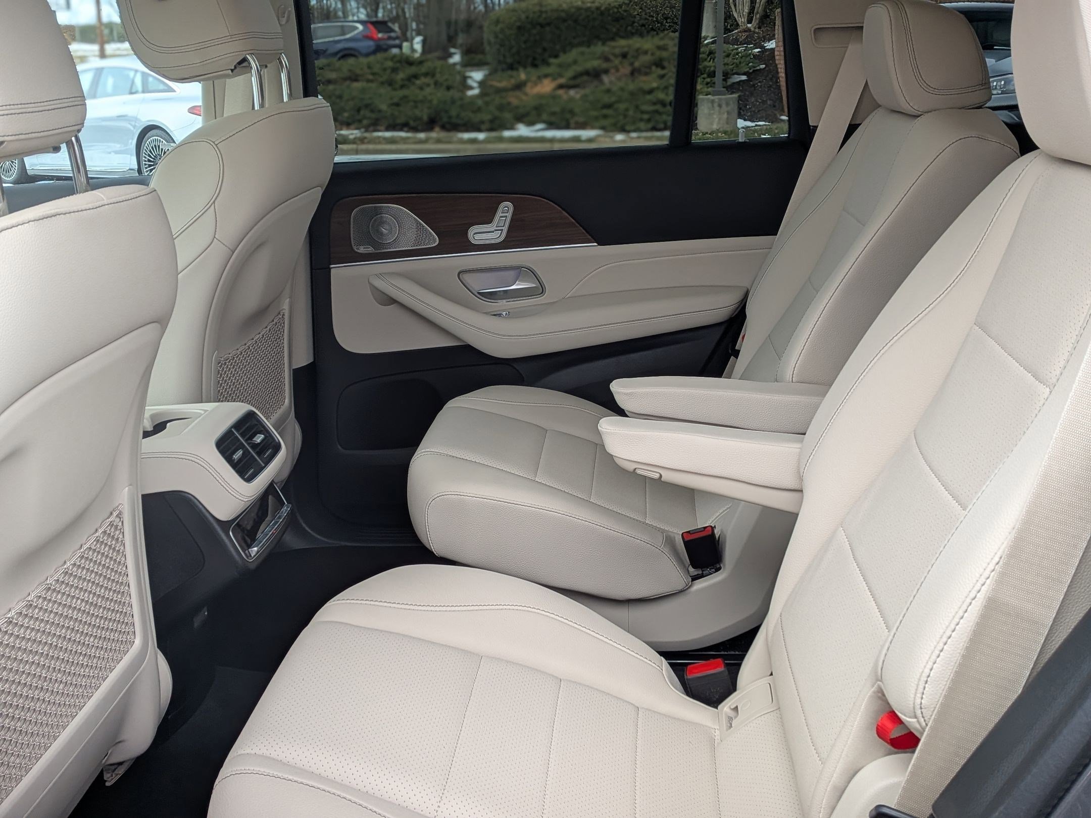 Certified 2025 Mercedes-Benz GLS 450 4MATIC image 29