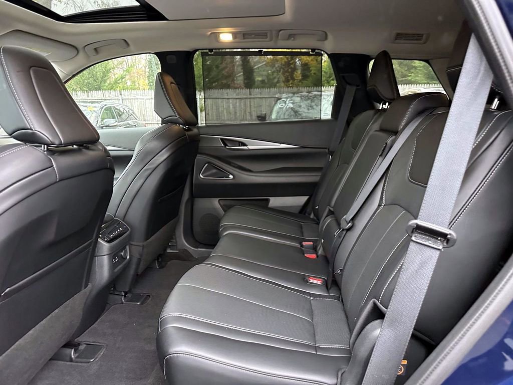 Used 2024 INFINITI QX60 Luxe w/ Performance Audio Package image 11