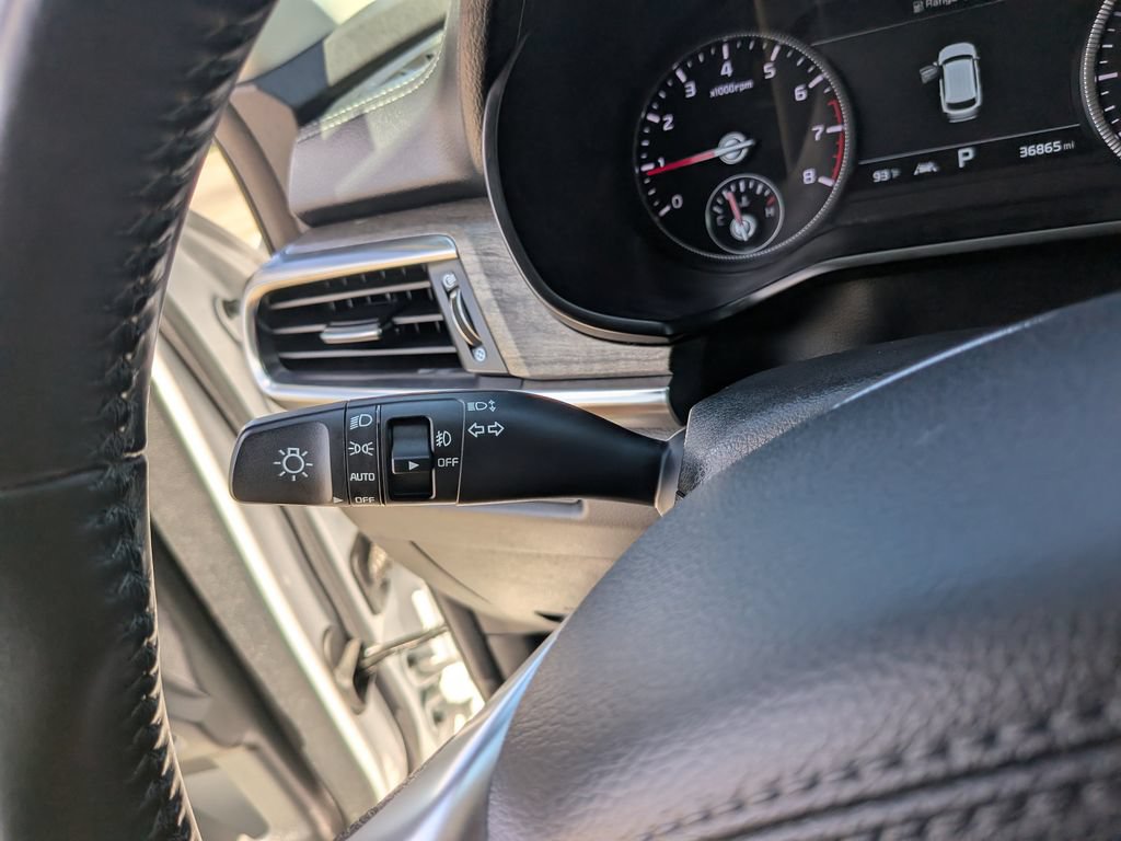 Certified 2022 Kia Telluride SX w/ Towing Package FWD image 36