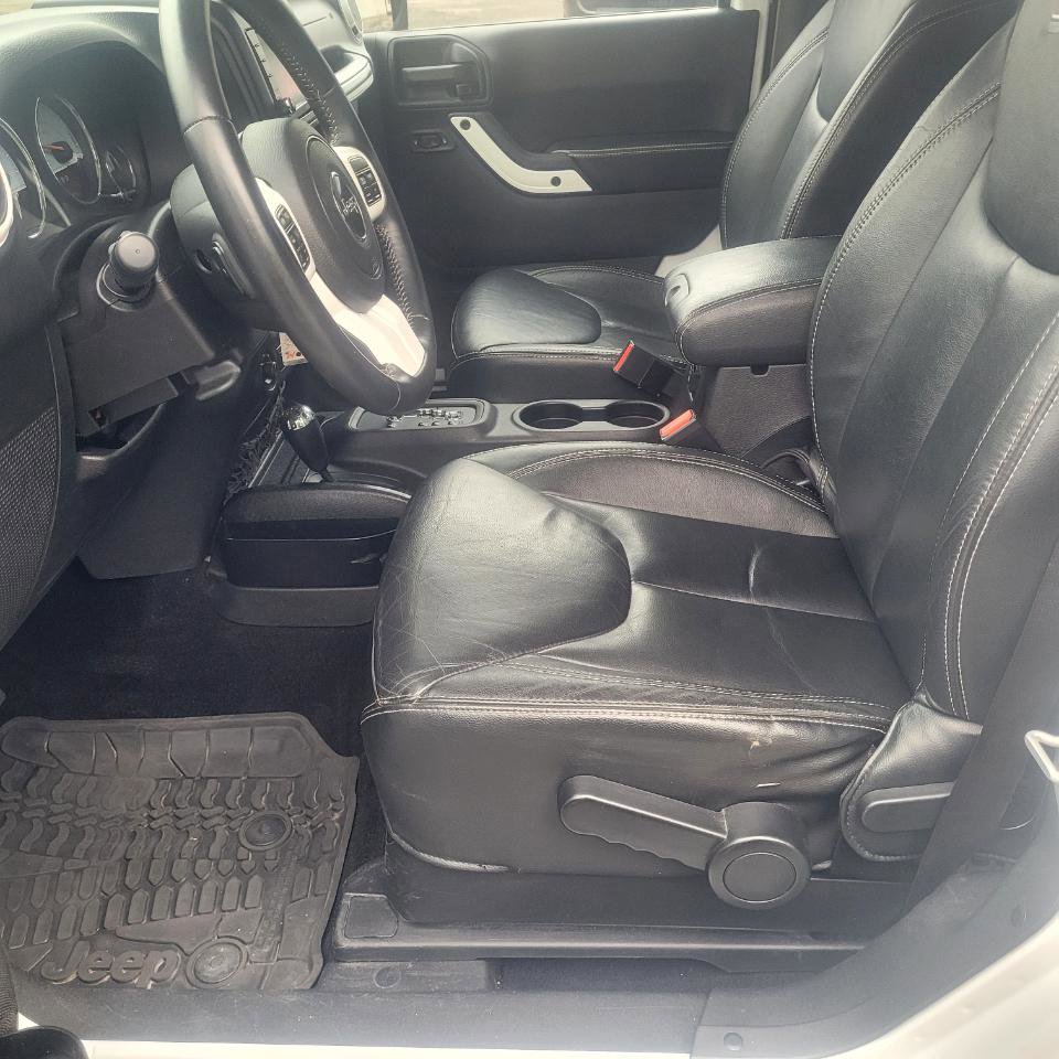 Used 2014 Jeep Wrangler Sahara AWD/4WD image 11