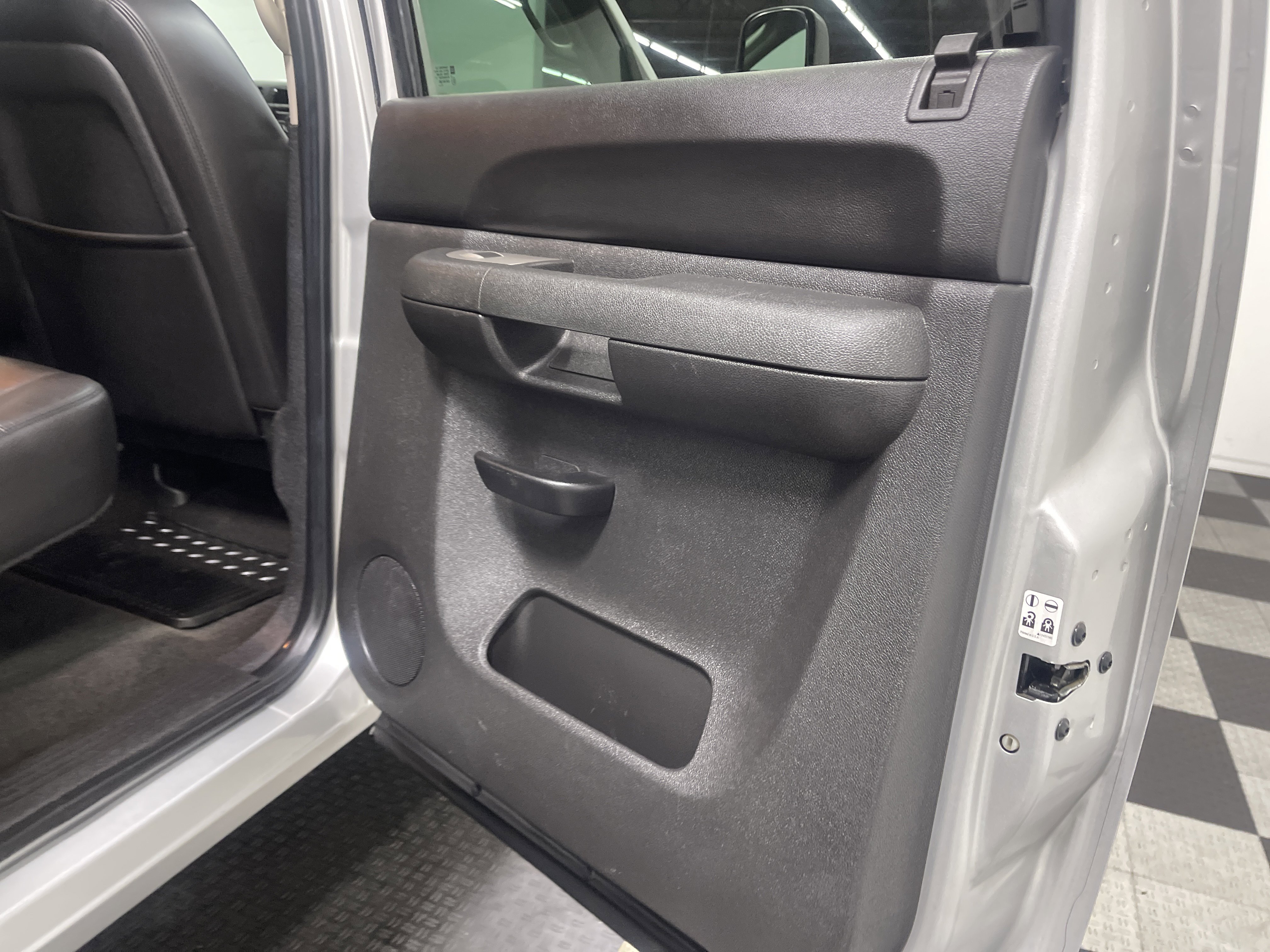 Used 2010 Chevrolet Silverado 2500 LT w/ Exterior Plus Package image 18