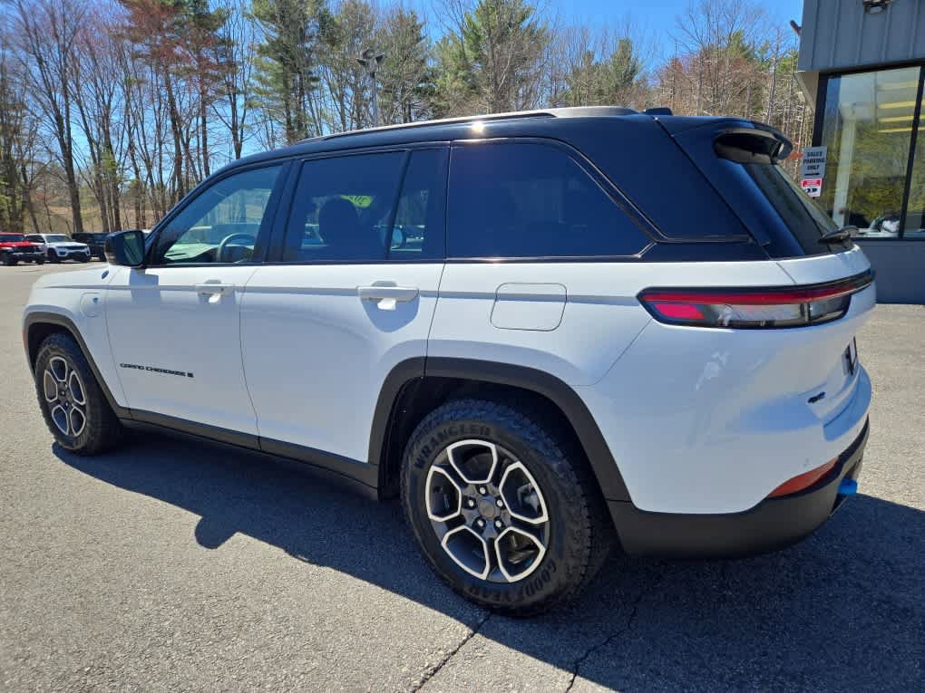Used 2022 Jeep Grand Cherokee Trailhawk AWD/4WD image 8