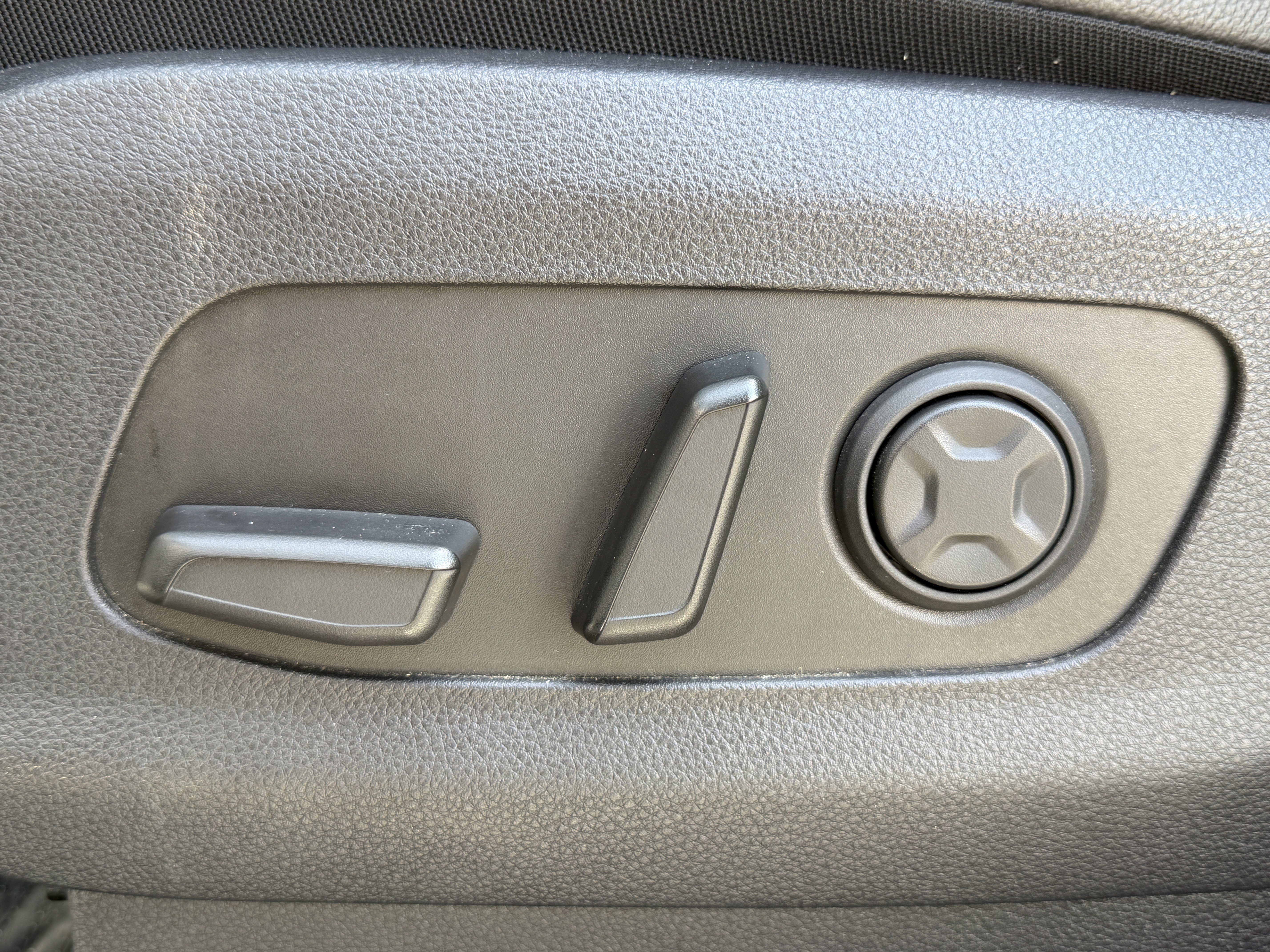 Used 2024 Kia Carnival SX Prestige image 17