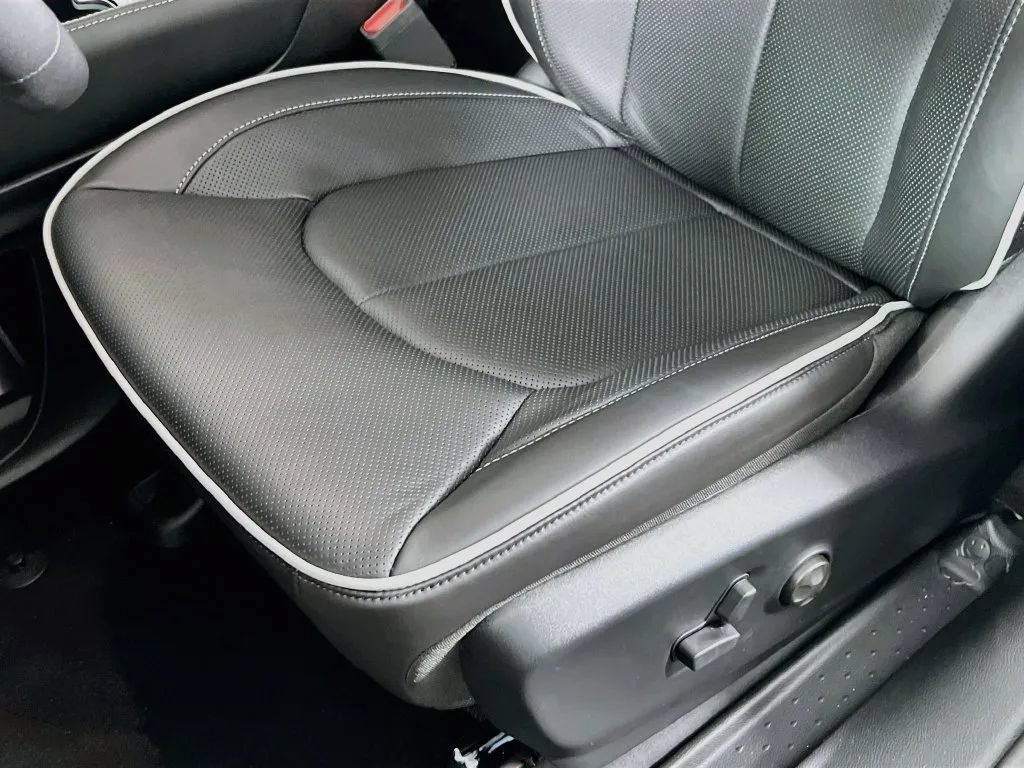 New 2027 Chrysler Pacifica Limited FWD image 20