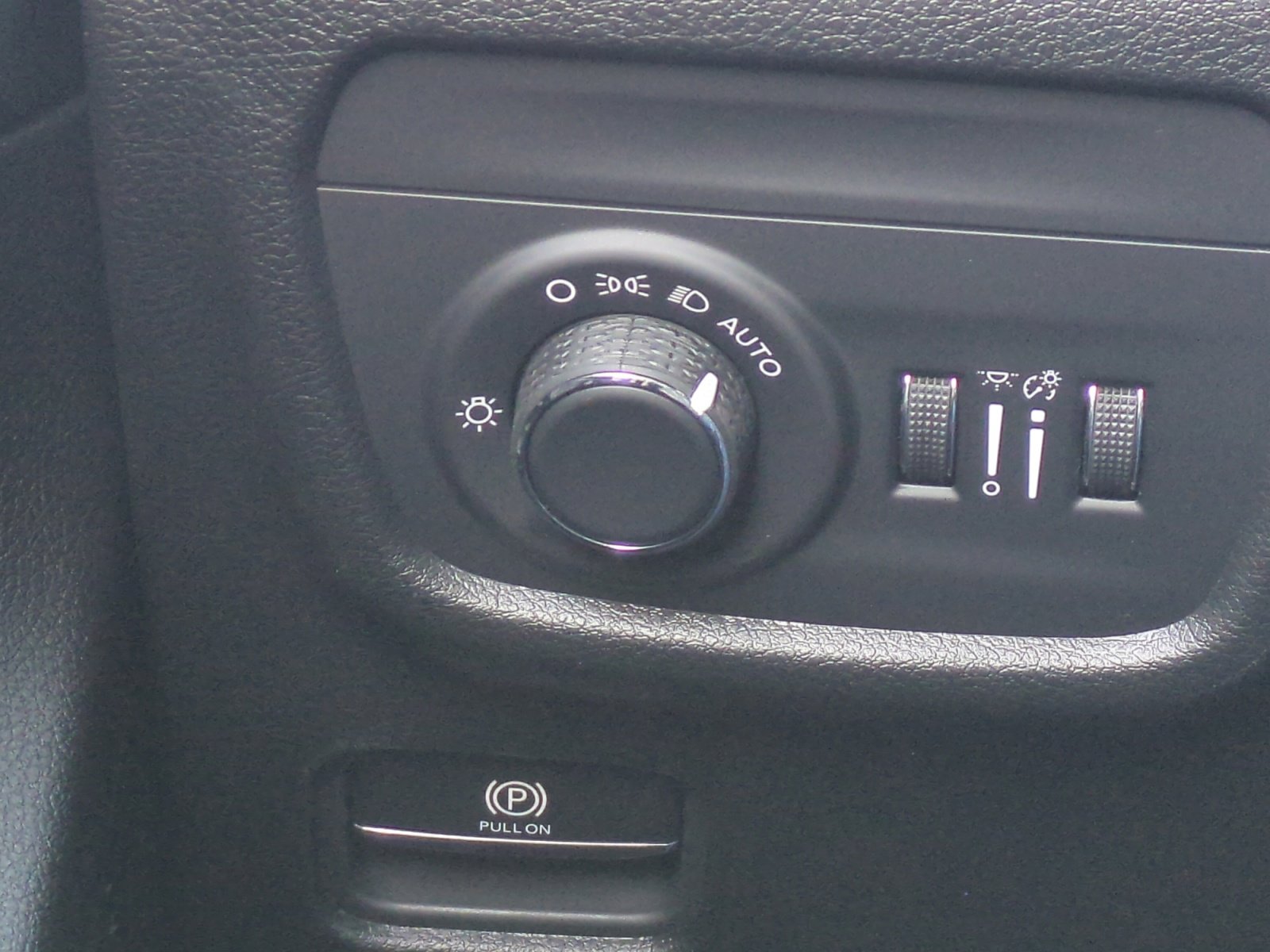 New 2025 Jeep Grand Cherokee Laredo image 30