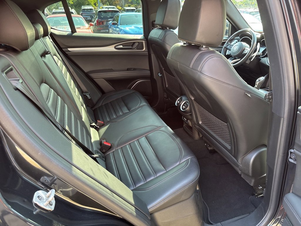 Used 2022 Alfa Romeo Stelvio Veloce image 53