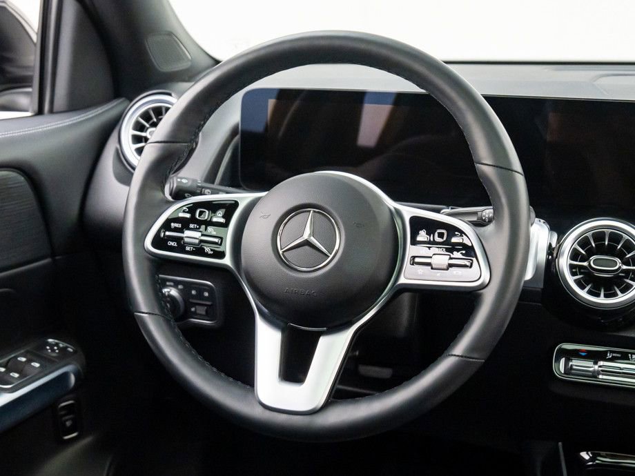 Used 2023 Mercedes-Benz GLB 250 4MATIC image 12